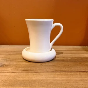 Photo d'une tasse blanche du souk marocain